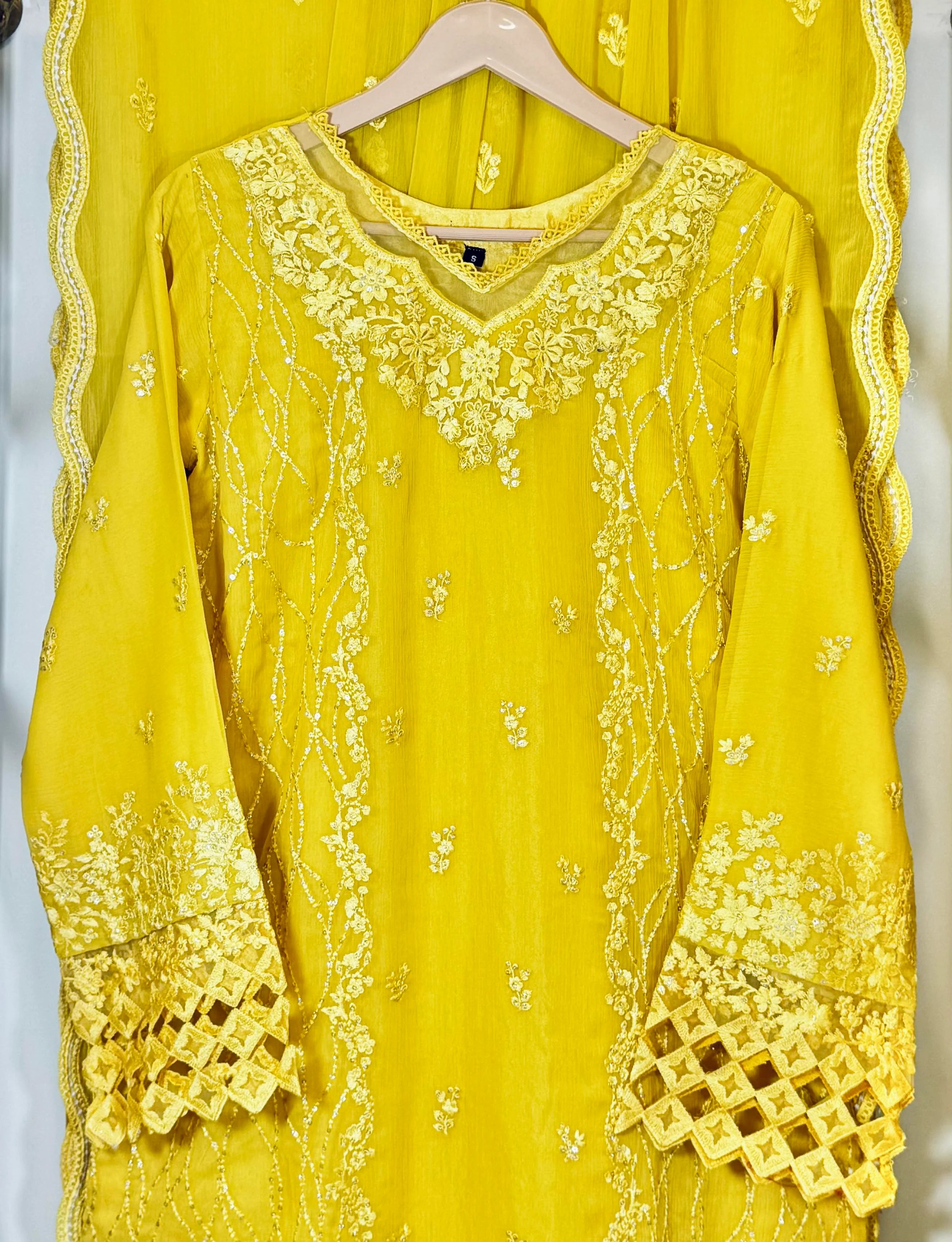 Luxury Chiffon Embroidered 3-Piece Suit