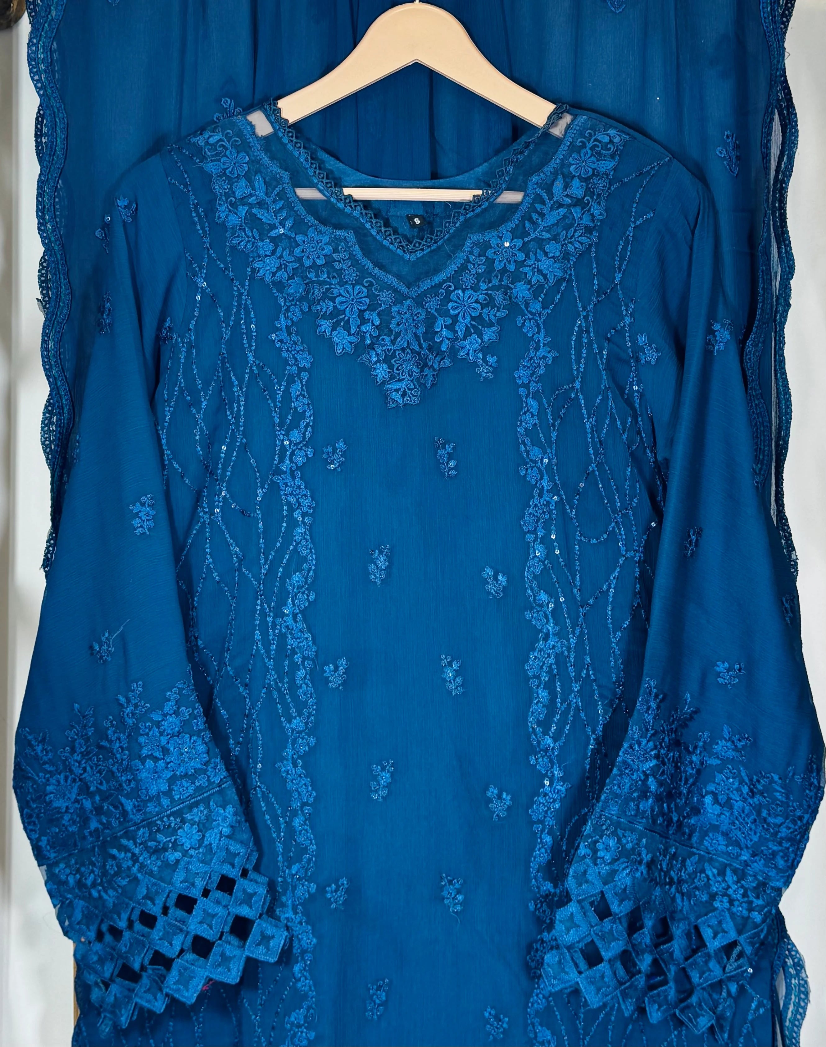 Luxury Chiffon Embroidered 3-Piece Suit